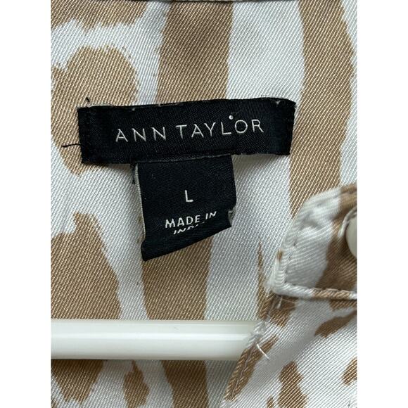 Ann Taylor Shirt Womens Large Beige White Animal Print Button Up Long Sleeve Top - Picture 4 of 7